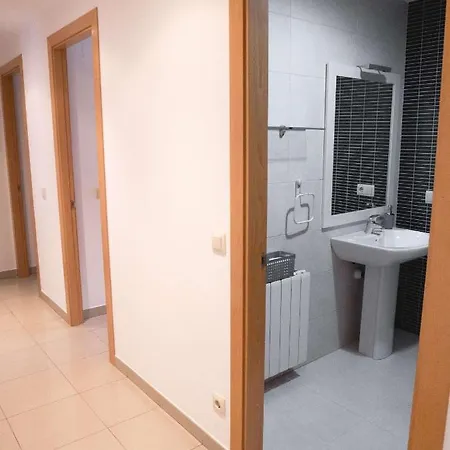 Mestre Tornabell 11 Apartament Bas